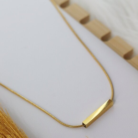 Minimalist Stainless Steel Bar Pendant Necklace - Modern Jewelry Gift - Picture 2 of 2